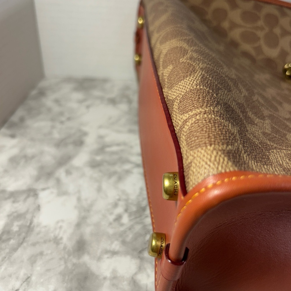 Coach Old Rose/Beige Signature Cashin Chain Tote - Picture 11 of 13